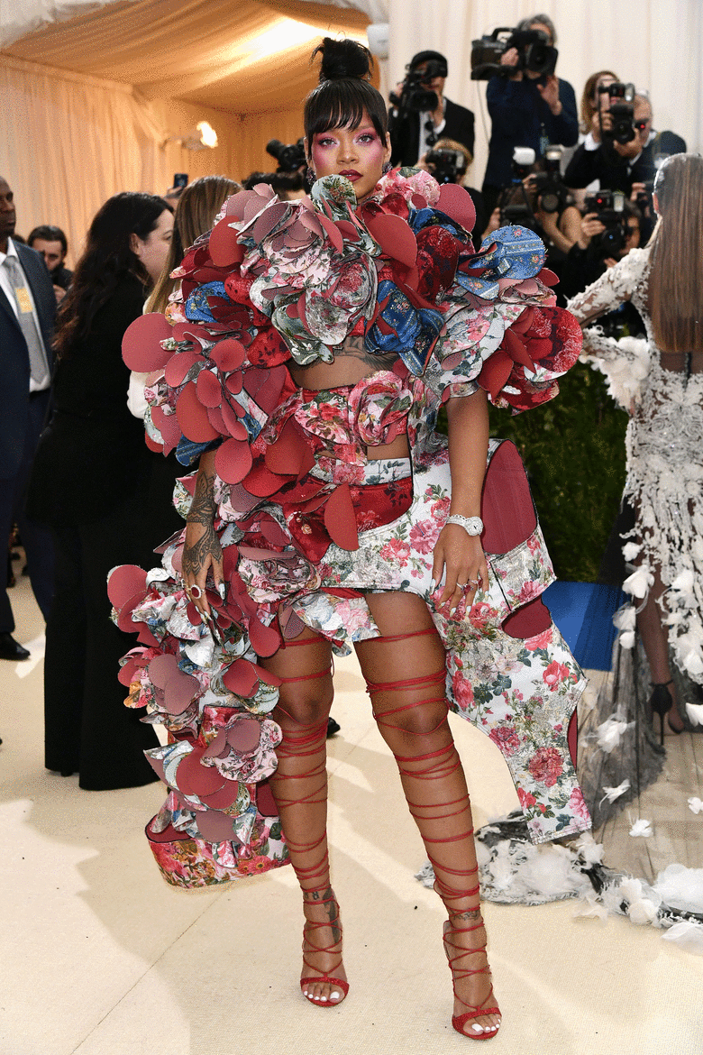 lede-rihanna-met-gala-2017.gif